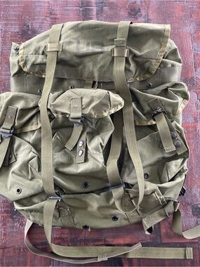 US Army Field Pack Combat Nylon LC-1
Medium Alice Rucksack Backpack NEW